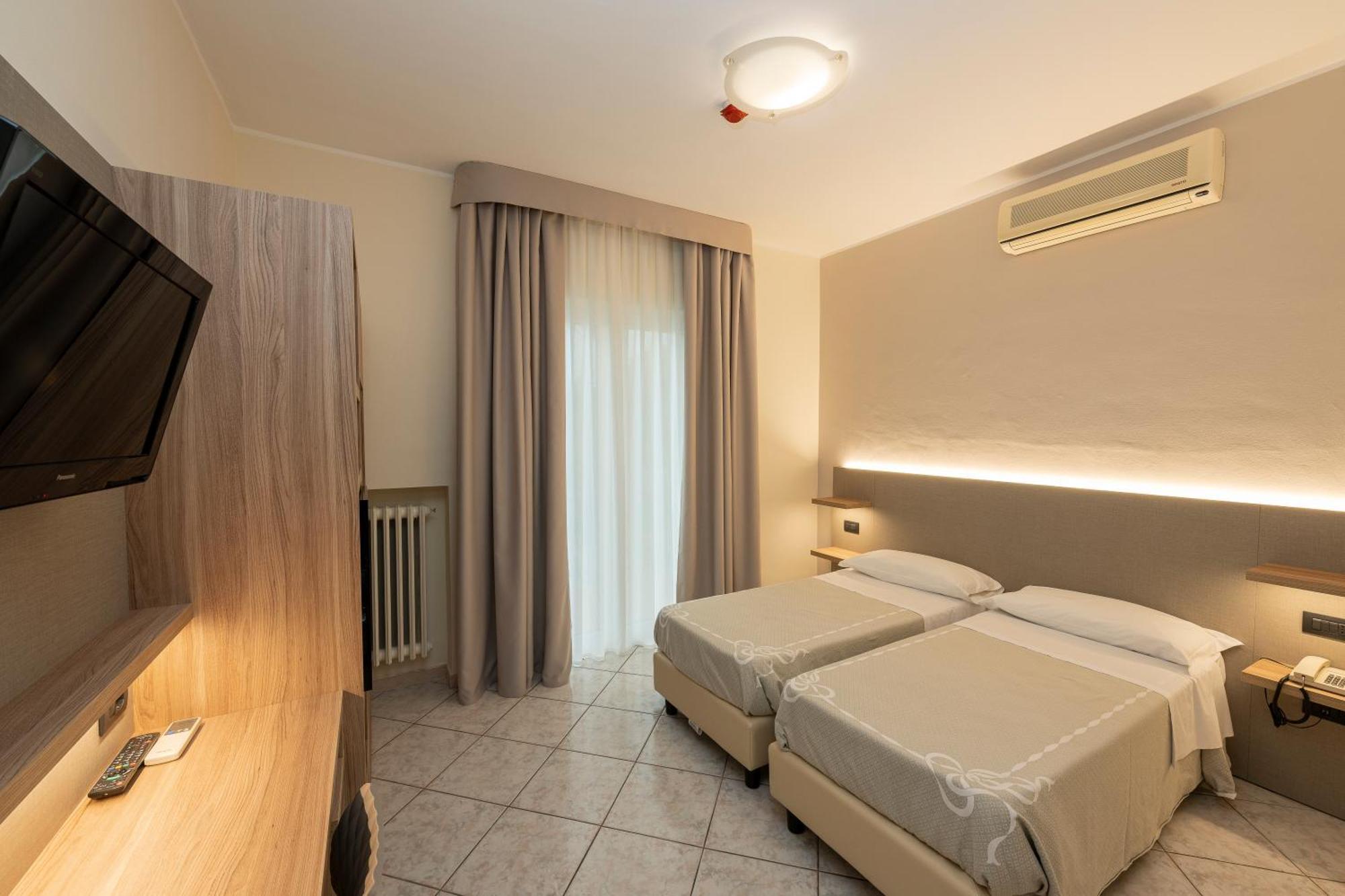 Hotel La Rotonda Cepagatti Dış mekan fotoğraf