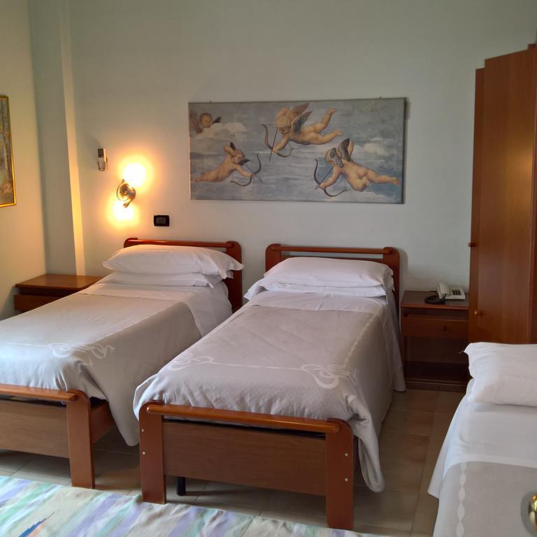 Hotel La Rotonda Cepagatti Dış mekan fotoğraf