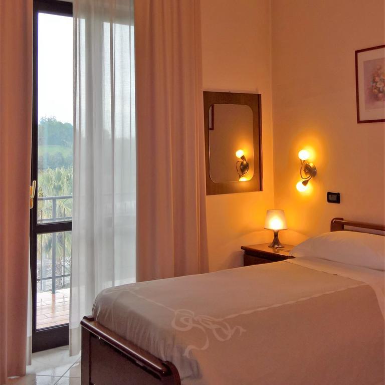 Hotel La Rotonda Cepagatti Dış mekan fotoğraf